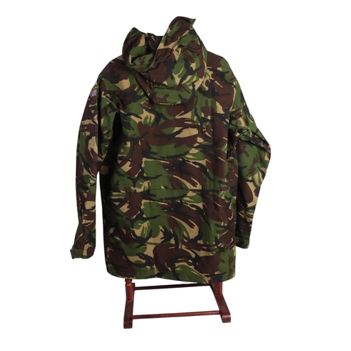 96 - A British Army 1990s DPM camouflage windproof smock (ref: XAF).