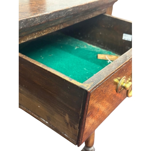 1078 - An oak dresser, 18th century elements and later, the raised plate rack with two shelves above three ... 