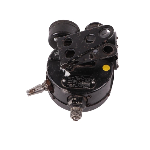 44 - A Scott Aviation Corp Air Force Oxygen Regulator, serial no. 19601.