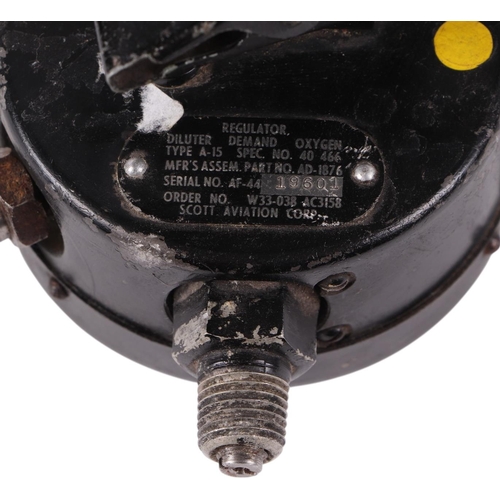 44 - A Scott Aviation Corp Air Force Oxygen Regulator, serial no. 19601.