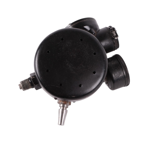 44 - A Scott Aviation Corp Air Force Oxygen Regulator, serial no. 19601.