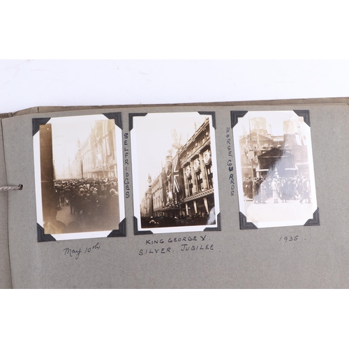 17 - A group of early 20th century photograph albums (5).