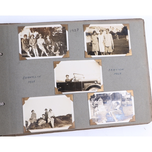 17 - A group of early 20th century photograph albums (5).