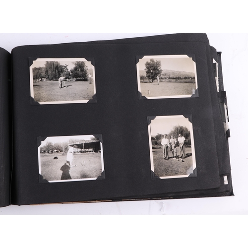 17 - A group of early 20th century photograph albums (5).