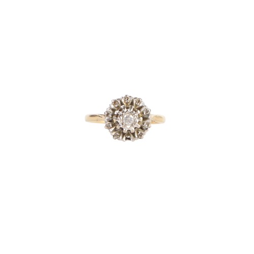 639 - An 18ct gold diamond cluster ring, approx UK size K, 2.6g.