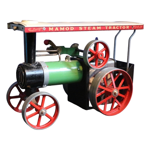 5 - Boxed Mamod TE 1a Steam Traction Engine with 4 Drive Belts