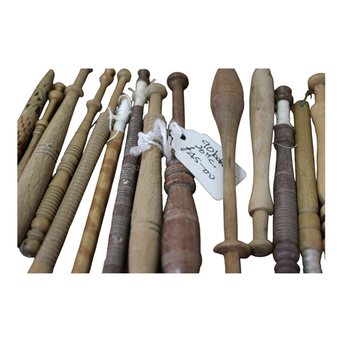 141 - 19th Century - 58 Turned Wooden Lace Bobbins