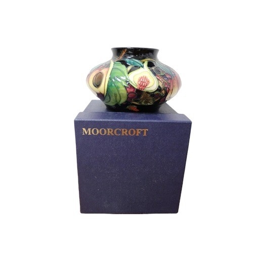 173 - Moorcroft ' Queens Choice' Squat Vase - 18cm Dia x 12cm Tall - 1st Quality - 2000 - Marked To Base -... 