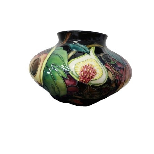 173 - Moorcroft ' Queens Choice' Squat Vase - 18cm Dia x 12cm Tall - 1st Quality - 2000 - Marked To Base -... 