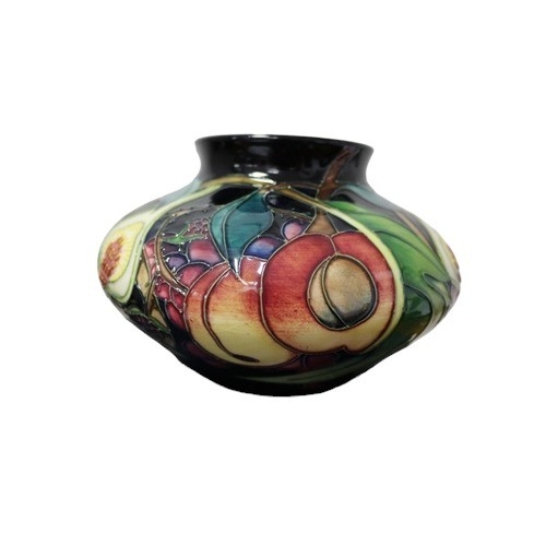 173 - Moorcroft ' Queens Choice' Squat Vase - 18cm Dia x 12cm Tall - 1st Quality - 2000 - Marked To Base -... 