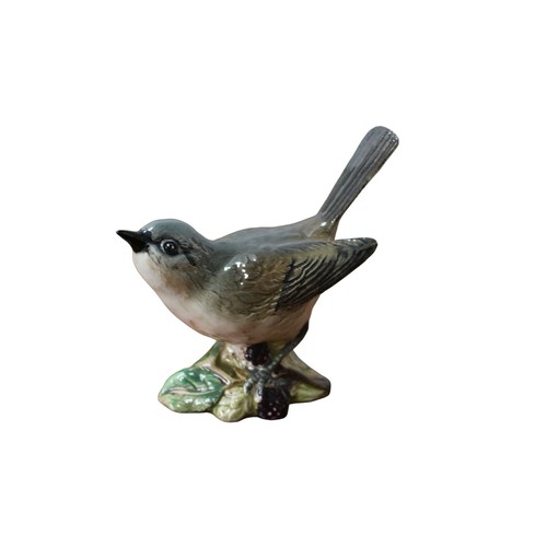 34 - Nice Selection of 9 Beswick Birds - Stonechat - Nuthatch - Whitethroat - Chaffinch - Grey Wagtail - ... 