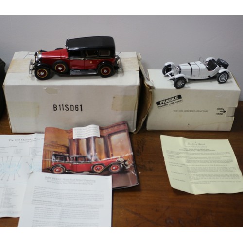 61 - Franklin Mint 1935 Mercedes Benz 770K Pullman Limousine 1:24 Scale Die Cast Model Car Boxed plus a D... 