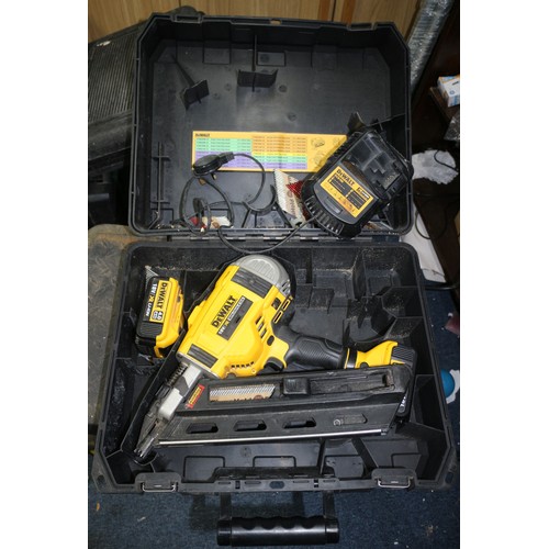 101 - Working Boxed Dewalt DCN690 Type 1 Large Nail Gun plus Nails and 2 Batteries