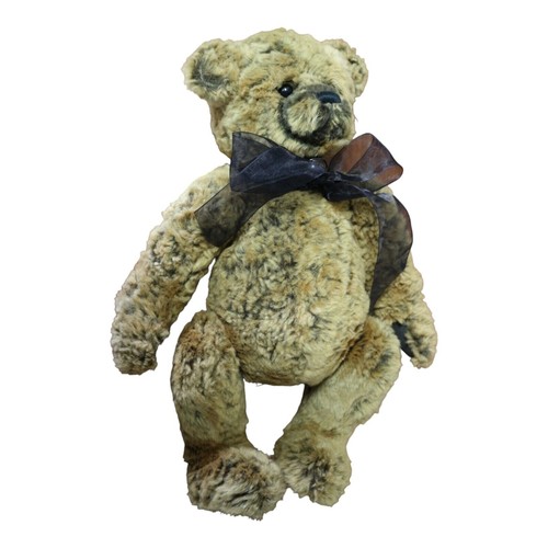 182 - Exclusively Designed by Heather Lyell for Charlie Bears - 5th Anniversary Thomas CB114884. ... 