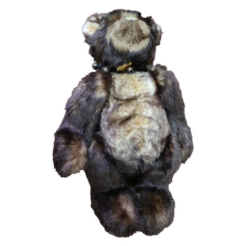 158 - Original Exclusive Design by Isabelle Lee for Charlie Bears - Bruce - CB0104658. Bruce measures 40cm... 