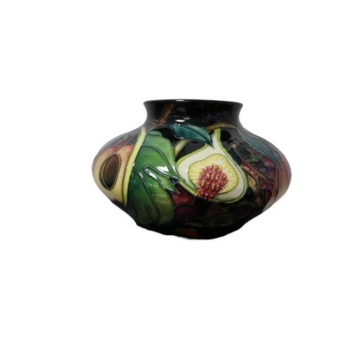 84 - Moorcroft ' Queens Choice' Squat Vase - 18cm Dia x 12cm Tall - 1st Quality - 2000 - Marked To Base -... 