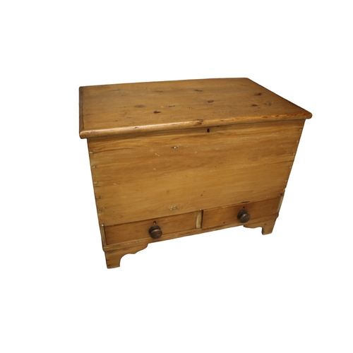 133 - Late Victorian Pine 'Mule' Chest, 1870's in Great Condition, 93.5 x 57 x 72 cm