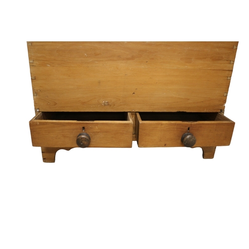 133 - Late Victorian Pine 'Mule' Chest, 1870's in Great Condition, 93.5 x 57 x 72 cm