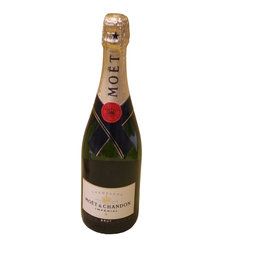 138 - Moet Champagne 750ml