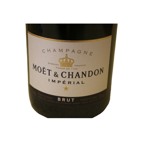 138 - Moet Champagne 750ml