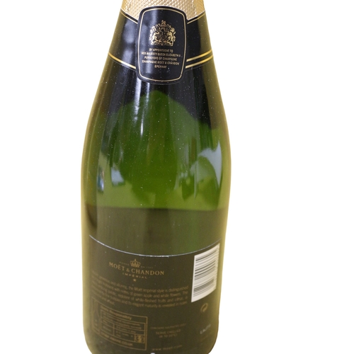 138 - Moet Champagne 750ml