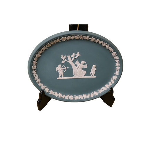 99 - 7 Wedgwood Jasperware. Green