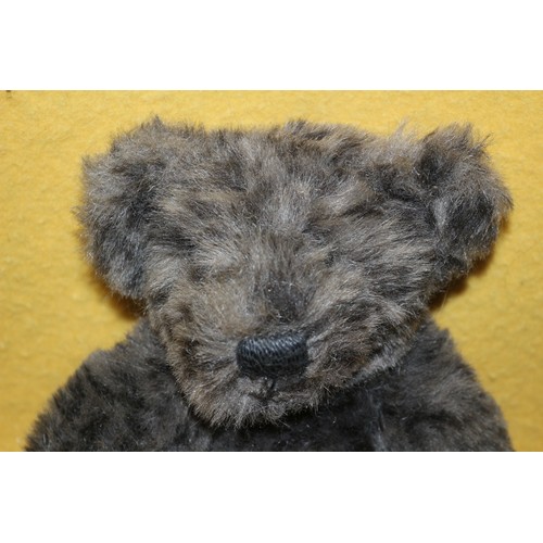 36 - Asquith of Windsor Collectors Bear, 32cm