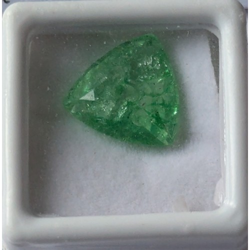 54 - Natural Emerald with GIL Certificate - Weight: 8.62ct - Colour: Green - Size: 14.3mm - Shape: Trilli... 