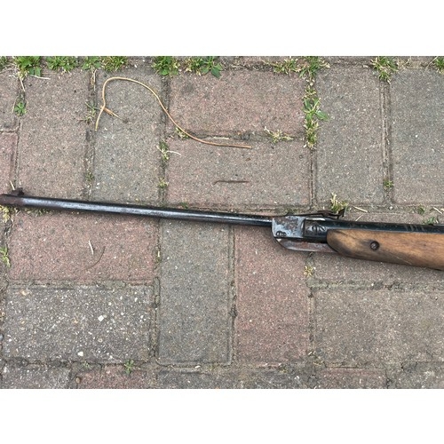 30 - Webley & Scott ‘The Webley Falcon’ Air Rifle working