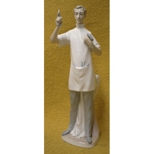 46 - Lladro Boxed and Mint 'Dentist' Figurine, 36cm Tall, 4762