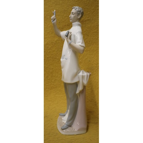 46 - Lladro Boxed and Mint 'Dentist' Figurine, 36cm Tall, 4762