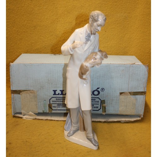 49 - Lladro Boxed and Mint 'Vet' Figurine, 35cm Tall, 4825