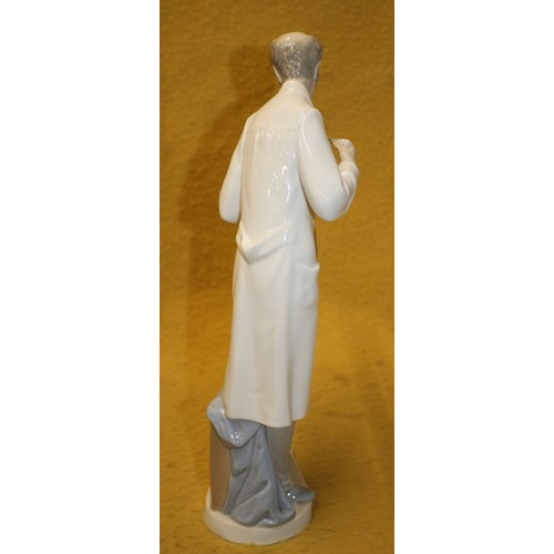 49 - Lladro Boxed and Mint 'Vet' Figurine, 35cm Tall, 4825