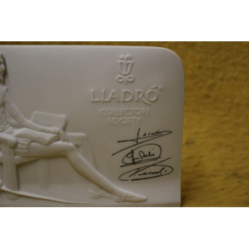 51 - Lladro Point of Sale