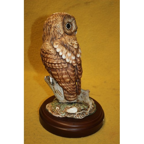 57 - Royal Doulton 'Tawny Owl' DA156, Signed by Sculptor in Gold, Limited Edition 133/2500, Boxed on Base... 