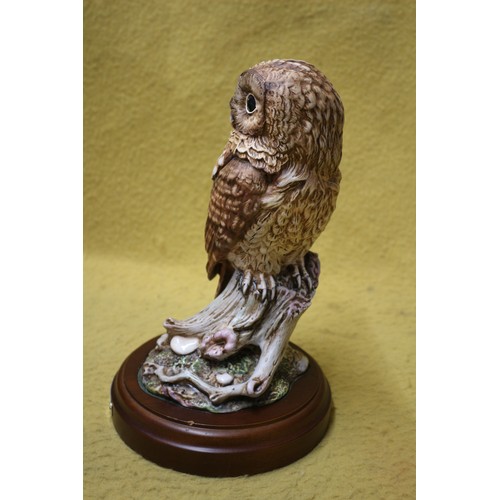 57 - Royal Doulton 'Tawny Owl' DA156, Signed by Sculptor in Gold, Limited Edition 133/2500, Boxed on Base... 