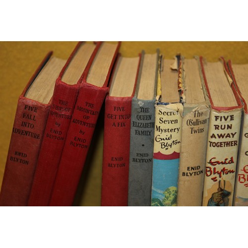 108 - Nice Collection of Enid Blyton Books, Including Some Others - Many with Dust Covers