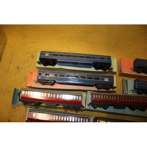 117 - Nice Collection of Hornby & Tri-Ang Model Trains, Some Boxed