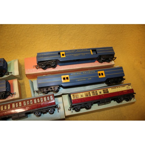 117 - Nice Collection of Hornby & Tri-Ang Model Trains, Some Boxed