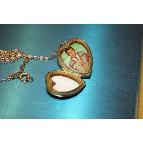 134 - 9CT Heart Locket Plus Gold Chain, 4.1g Weight