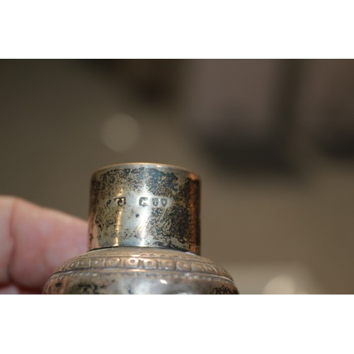 155 - Hallmarked London 1897 - Lidded Pots, (Possibly Salt & Pepper Pots), with Nice Patterns - 76.6gh... 