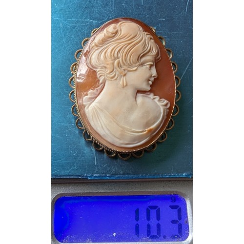 27 - Cameo Mounted in 9ct Gold Mount - 10.3g Total Weight - Estate Sale