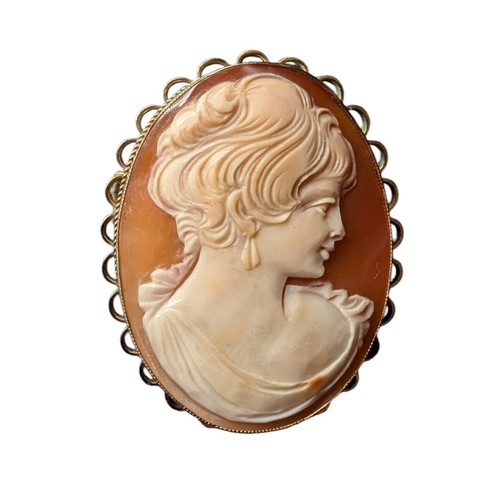 27 - Cameo Mounted in 9ct Gold Mount - 10.3g Total Weight - Estate Sale