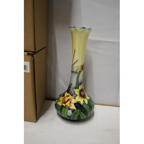 59 - 8x Old Tupton Ware Vases, Tallest 21cm