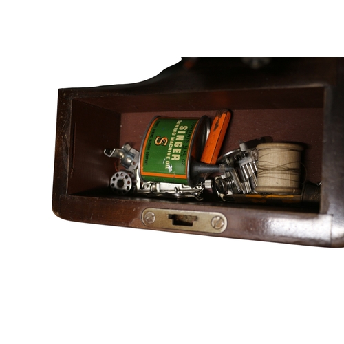 18 - Vintage 'Singer' Boxed Sewing Machine with Manual and Table Mat
