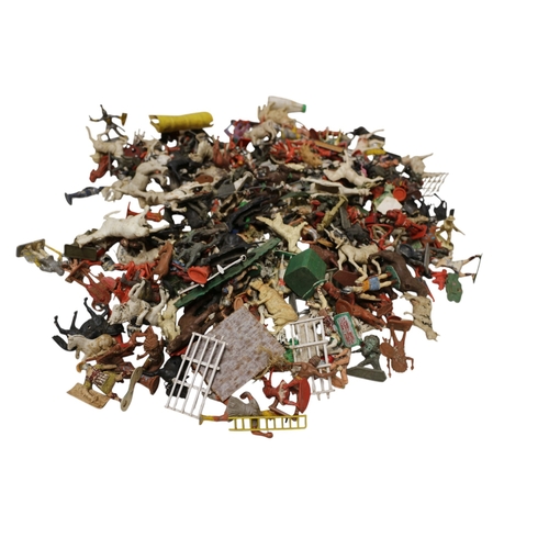 19 - Bundle of Vintage Metal and Plastic Figures/Animals