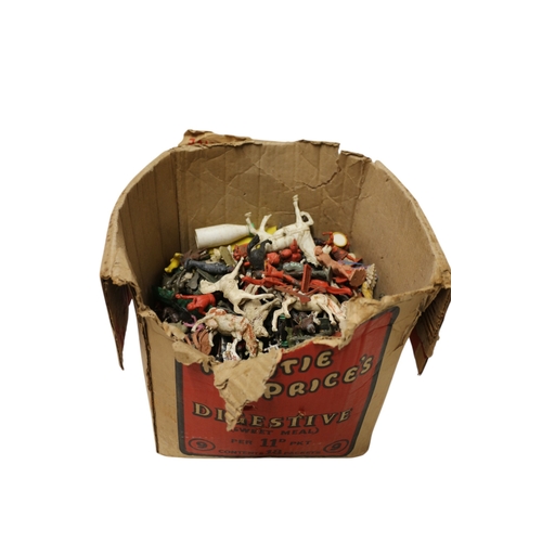19 - Bundle of Vintage Metal and Plastic Figures/Animals