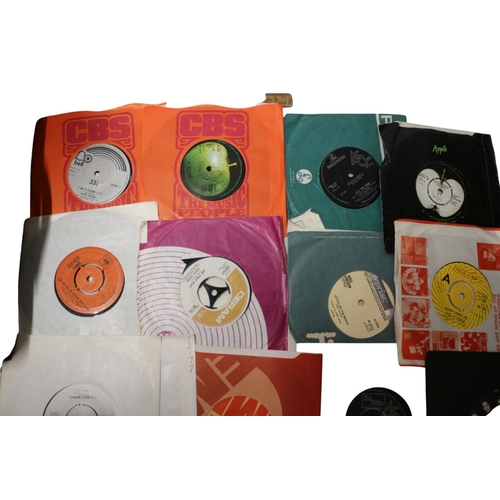 21 - Viva-Tonal Columbia Grafonola Table Top Record Player plus Collection of 45's