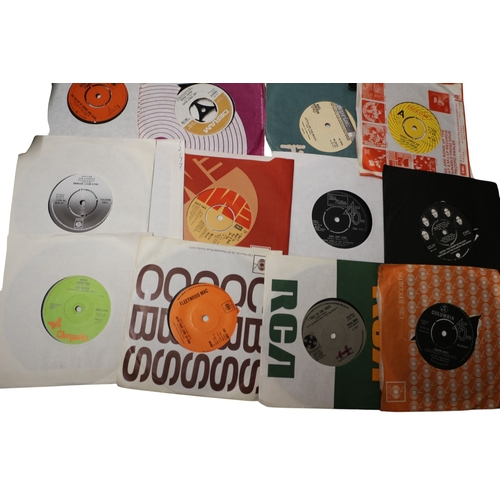 21 - Viva-Tonal Columbia Grafonola Table Top Record Player plus Collection of 45's