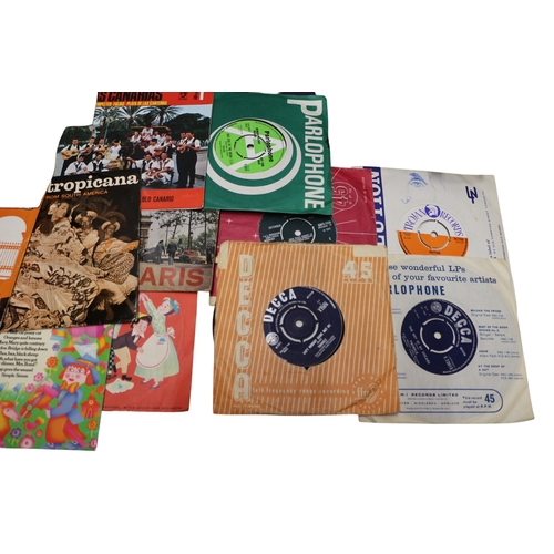 21 - Viva-Tonal Columbia Grafonola Table Top Record Player plus Collection of 45's